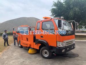 廣浙公路養(yǎng)護(hù)中心與我司公共研制新型人性化公路養(yǎng)護(hù)設(shè)備LQ-1800E型自行式路面清掃機